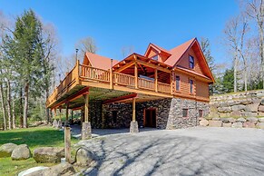 Hot Tub & Dock: Waterfront Cabin in Old Forge!