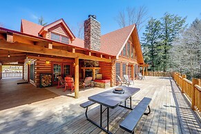 Hot Tub & Dock: Waterfront Cabin in Old Forge!