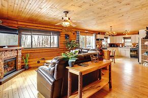 Hot Tub & Fire Pit: Albrightsville Log Cabin!