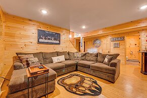 Hot Tub & Fire Pit: Albrightsville Log Cabin!