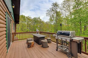 Hot Tub & Fire Pit: Albrightsville Log Cabin!