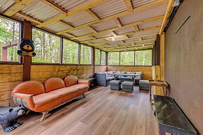 Hot Tub & Fire Pit: Albrightsville Log Cabin!
