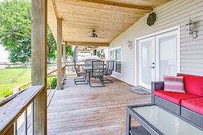 Lakefront Livingston Retreat w/ Dock & Fire Pit!