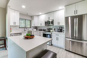 Bright Tempe Home w/ Fenced Backyard!