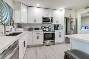 Bright Tempe Home w/ Fenced Backyard!