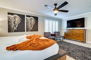 Bright Tempe Home w/ Fenced Backyard!