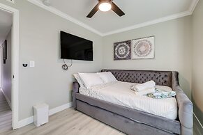 Bright Tempe Home w/ Fenced Backyard!