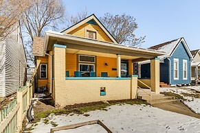 Retro-inspired Indy Home: Walk to Fountain Square!