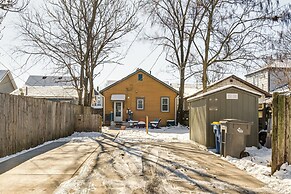 Retro-inspired Indy Home: Walk to Fountain Square!