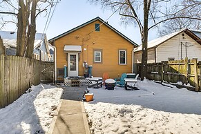 Retro-inspired Indy Home: Walk to Fountain Square!