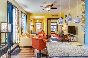Retro-inspired Indy Home: Walk to Fountain Square!