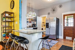 Retro-inspired Indy Home: Walk to Fountain Square!