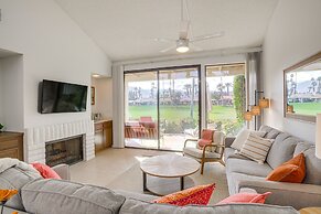 Palm Desert Condo w/ Patio & Golf Course Views