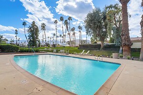 Palm Desert Condo w/ Patio & Golf Course Views