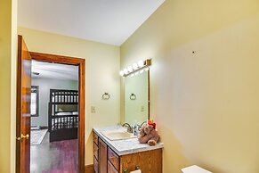 Bellingham Retreat w/ Fire Pit + Lake Access!