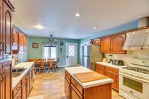 Bellingham Retreat w/ Fire Pit + Lake Access!