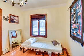 Bellingham Retreat w/ Fire Pit + Lake Access!