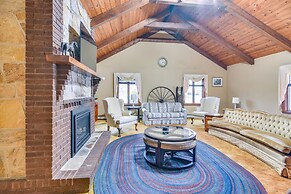 Bellingham Retreat w/ Fire Pit + Lake Access!