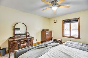 Bellingham Retreat w/ Fire Pit + Lake Access!