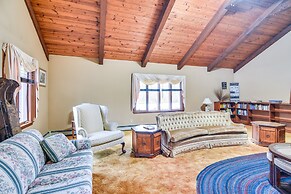 Bellingham Retreat w/ Fire Pit + Lake Access!