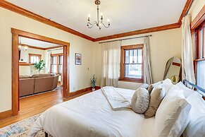 Spacious Lincoln Home w/ Yard < 1 Mi to Downtown!