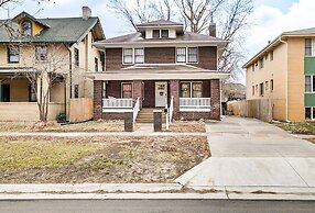 Spacious Lincoln Home w/ Yard < 1 Mi to Downtown!