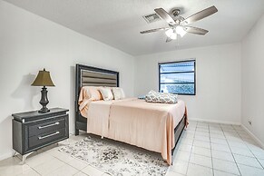 15 Mi to Beach: Modern Coral Springs Home