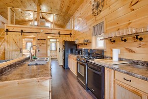 'friends & Family' Rental Cabin w/ Hot Tub!