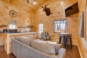 'friends & Family' Rental Cabin w/ Hot Tub!