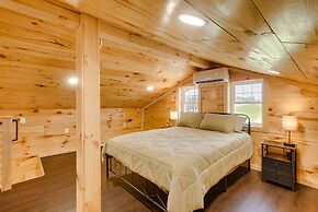 'friends & Family' Rental Cabin w/ Hot Tub!