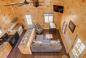 'friends & Family' Rental Cabin w/ Hot Tub!