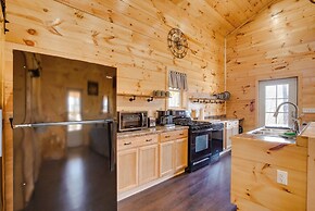 'friends & Family' Rental Cabin w/ Hot Tub!