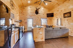'friends & Family' Rental Cabin w/ Hot Tub!