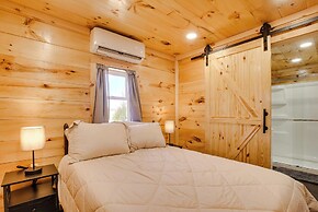 'friends & Family' Rental Cabin w/ Hot Tub!