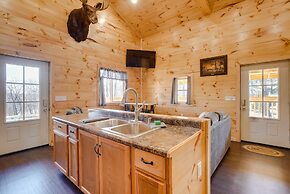 'friends & Family' Rental Cabin w/ Hot Tub!