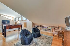 Peaceful Bryson City Cabin w/ Hot Tub & Deck!