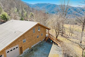 Peaceful Bryson City Cabin w/ Hot Tub & Deck!