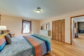 Peaceful Bryson City Cabin w/ Hot Tub & Deck!