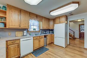 Peaceful Bryson City Cabin w/ Hot Tub & Deck!