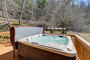 Peaceful Bryson City Cabin w/ Hot Tub & Deck!