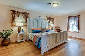 Peaceful Bryson City Cabin w/ Hot Tub & Deck!