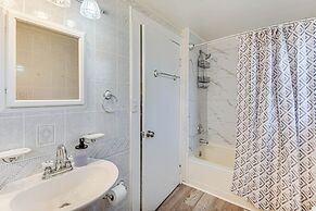 Charming Smithfield House: Walk to Downtown!
