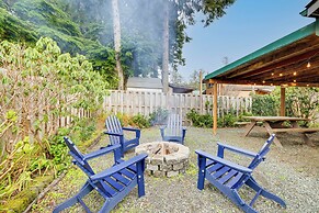 Rockaway Beach Home, Walk to Ocean, Pet Friendly!