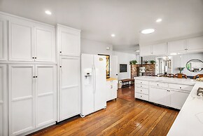 Wine Country Retreat w/ Pool, 10 Mi to Dtwn Sonoma