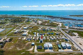 Wade Into Life 3 Bedroom Home by RedAwning