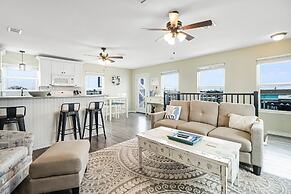 Wade Into Life 3 Bedroom Home by RedAwning