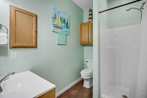 Wade Into Life 3 Bedroom Home by RedAwning