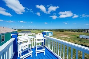 Wade Into Life 3 Bedroom Home by RedAwning