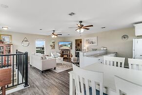 Wade Into Life 3 Bedroom Home by RedAwning