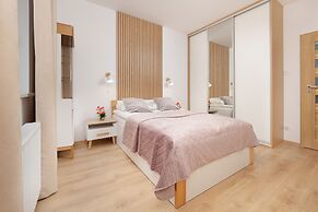 Apartment Manufaktura Łódź by Renters